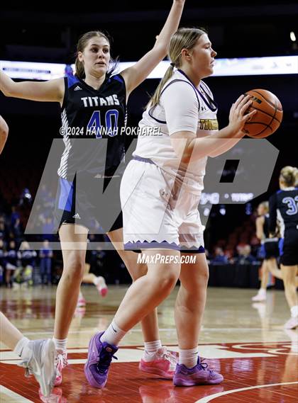 Thumbnail 2 in Bellevue West vs. Papillion-LaVista South (NSAA Class A Quarterfinal) photogallery.