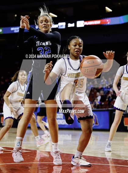 Thumbnail 2 in Bellevue West vs. Papillion-LaVista South (NSAA Class A Quarterfinal) photogallery.