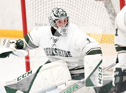 Thumbnail 2 in Kent vs. Berkshire (Avon Christmas Classic 5th Place) photogallery.