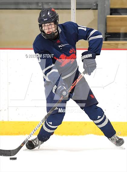 Thumbnail 1 in Kent vs. Berkshire (Avon Christmas Classic 5th Place) photogallery.