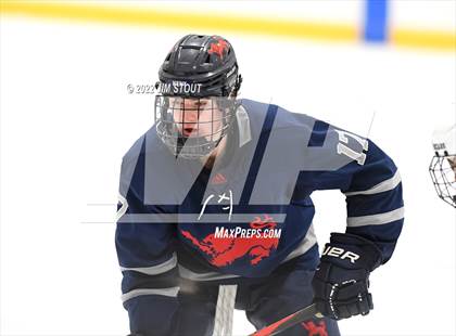 Thumbnail 3 in Kent vs. Berkshire (Avon Christmas Classic 5th Place) photogallery.