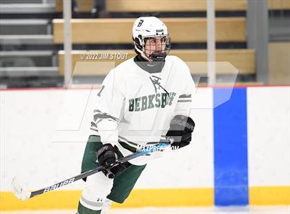 Thumbnail 2 in Kent vs. Berkshire (Avon Christmas Classic 5th Place) photogallery.