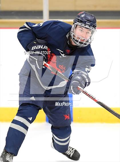 Thumbnail 2 in Kent vs. Berkshire (Avon Christmas Classic 5th Place) photogallery.