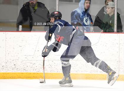 Thumbnail 2 in Kent vs. Berkshire (Avon Christmas Classic 5th Place) photogallery.