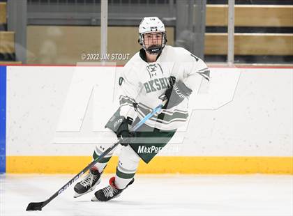 Thumbnail 2 in Kent vs. Berkshire (Avon Christmas Classic 5th Place) photogallery.