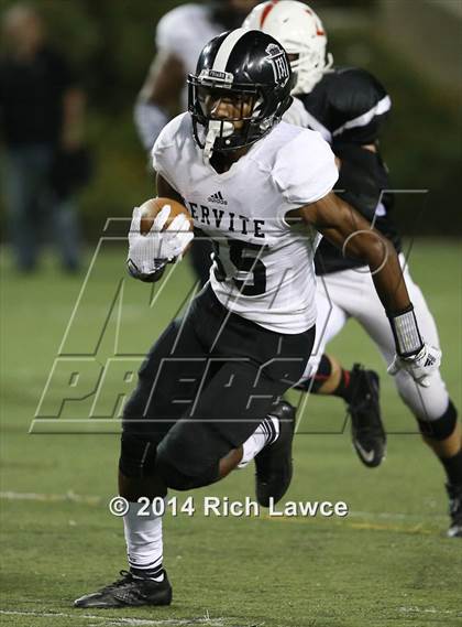 Thumbnail 2 in Servite @ Orange Lutheran photogallery.