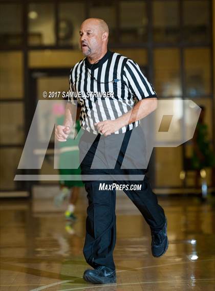 Thumbnail 3 in Acalanes vs. Fremont (Gauchos Holiday Classic) photogallery.