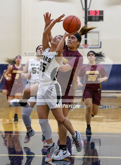 Thumbnail 1 in Edison [Thomas A.] vs Harlandale (UIL 5A Region 4 Bi-District) photogallery.