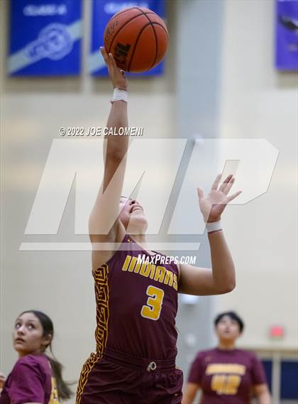 Thumbnail 2 in Edison [Thomas A.] vs Harlandale (UIL 5A Region 4 Bi-District) photogallery.
