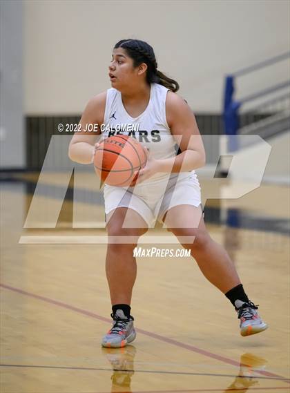 Thumbnail 2 in Edison [Thomas A.] vs Harlandale (UIL 5A Region 4 Bi-District) photogallery.