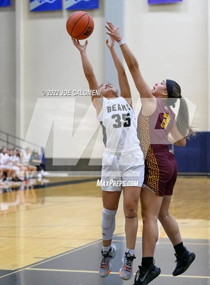Thumbnail 2 in Edison [Thomas A.] vs Harlandale (UIL 5A Region 4 Bi-District) photogallery.