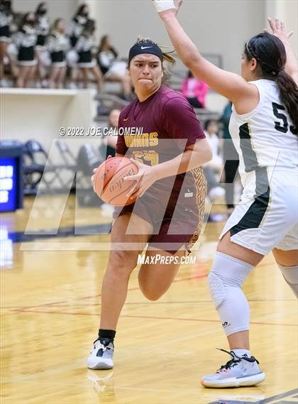 Thumbnail 3 in Edison [Thomas A.] vs Harlandale (UIL 5A Region 4 Bi-District) photogallery.