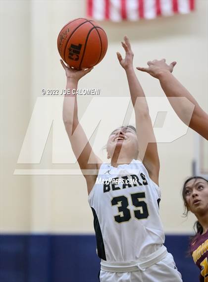 Thumbnail 1 in Edison [Thomas A.] vs Harlandale (UIL 5A Region 4 Bi-District) photogallery.