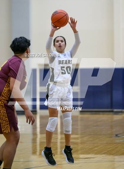 Thumbnail 1 in Edison [Thomas A.] vs Harlandale (UIL 5A Region 4 Bi-District) photogallery.