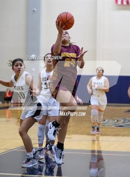 Thumbnail 1 in Edison [Thomas A.] vs Harlandale (UIL 5A Region 4 Bi-District) photogallery.