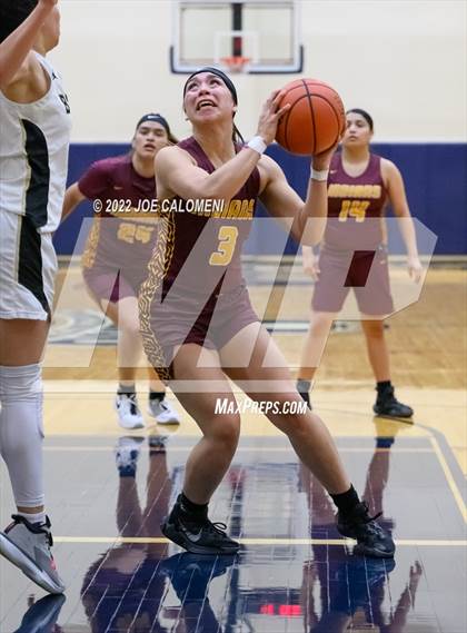 Thumbnail 3 in Edison [Thomas A.] vs Harlandale (UIL 5A Region 4 Bi-District) photogallery.