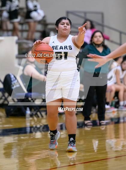Thumbnail 3 in Edison [Thomas A.] vs Harlandale (UIL 5A Region 4 Bi-District) photogallery.