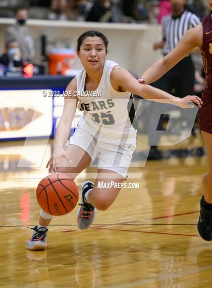 Thumbnail 3 in Edison [Thomas A.] vs Harlandale (UIL 5A Region 4 Bi-District) photogallery.