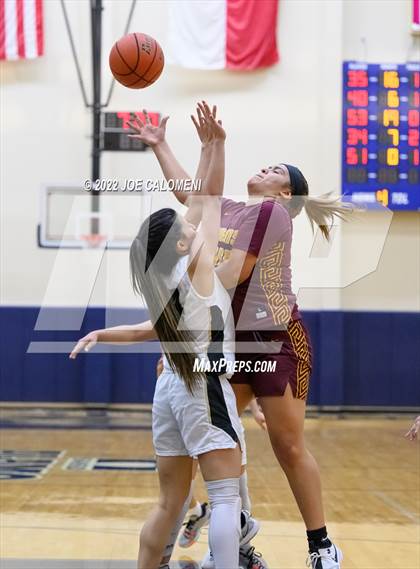 Thumbnail 2 in Edison [Thomas A.] vs Harlandale (UIL 5A Region 4 Bi-District) photogallery.