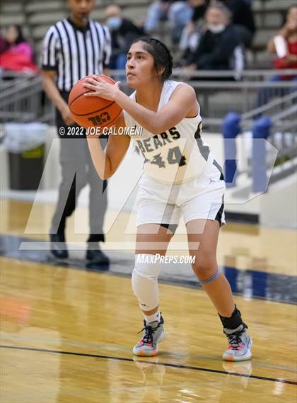 Thumbnail 3 in Edison [Thomas A.] vs Harlandale (UIL 5A Region 4 Bi-District) photogallery.