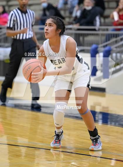 Thumbnail 3 in Edison [Thomas A.] vs Harlandale (UIL 5A Region 4 Bi-District) photogallery.