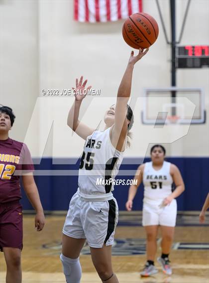 Thumbnail 2 in Edison [Thomas A.] vs Harlandale (UIL 5A Region 4 Bi-District) photogallery.