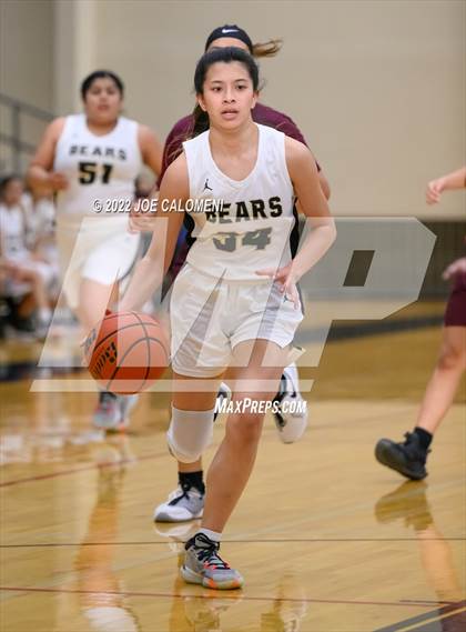 Thumbnail 3 in Edison [Thomas A.] vs Harlandale (UIL 5A Region 4 Bi-District) photogallery.