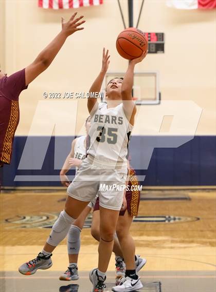 Thumbnail 2 in Edison [Thomas A.] vs Harlandale (UIL 5A Region 4 Bi-District) photogallery.
