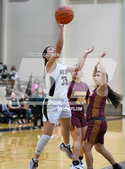 Thumbnail 1 in Edison [Thomas A.] vs Harlandale (UIL 5A Region 4 Bi-District) photogallery.