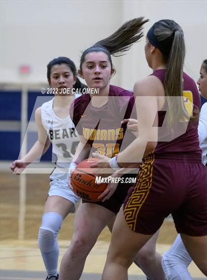 Thumbnail 1 in Edison [Thomas A.] vs Harlandale (UIL 5A Region 4 Bi-District) photogallery.
