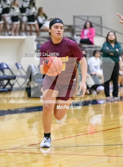 Thumbnail 3 in Edison [Thomas A.] vs Harlandale (UIL 5A Region 4 Bi-District) photogallery.