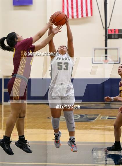 Thumbnail 1 in Edison [Thomas A.] vs Harlandale (UIL 5A Region 4 Bi-District) photogallery.