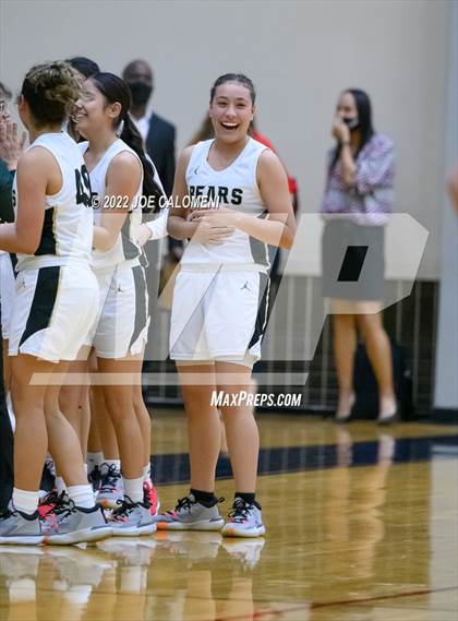 Thumbnail 2 in Edison [Thomas A.] vs Harlandale (UIL 5A Region 4 Bi-District) photogallery.
