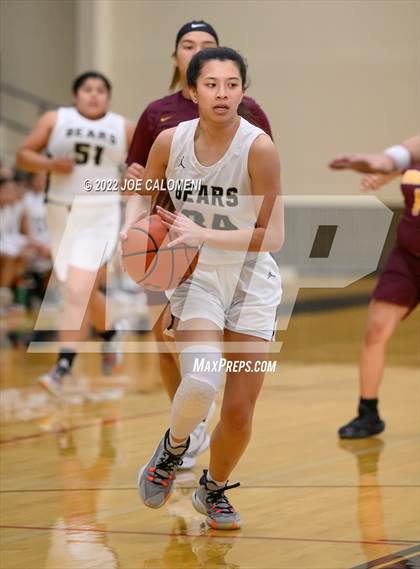 Thumbnail 2 in Edison [Thomas A.] vs Harlandale (UIL 5A Region 4 Bi-District) photogallery.