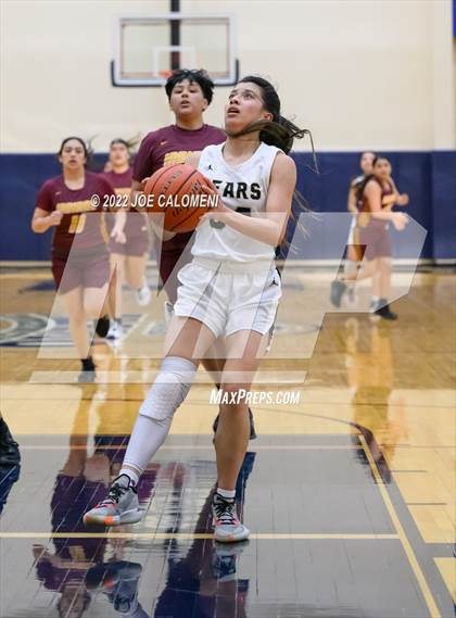Thumbnail 3 in Edison [Thomas A.] vs Harlandale (UIL 5A Region 4 Bi-District) photogallery.