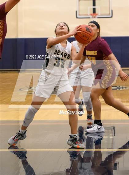 Thumbnail 3 in Edison [Thomas A.] vs Harlandale (UIL 5A Region 4 Bi-District) photogallery.