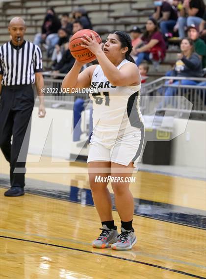 Thumbnail 2 in Edison [Thomas A.] vs Harlandale (UIL 5A Region 4 Bi-District) photogallery.