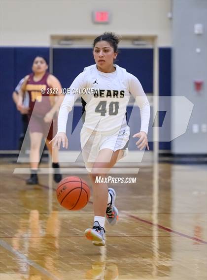 Thumbnail 3 in Edison [Thomas A.] vs Harlandale (UIL 5A Region 4 Bi-District) photogallery.