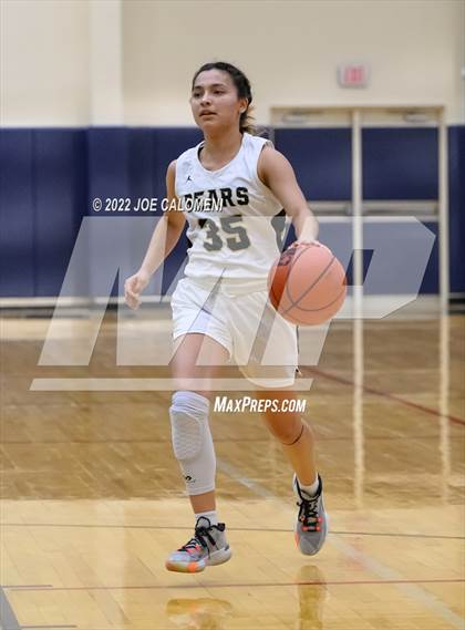 Thumbnail 1 in Edison [Thomas A.] vs Harlandale (UIL 5A Region 4 Bi-District) photogallery.