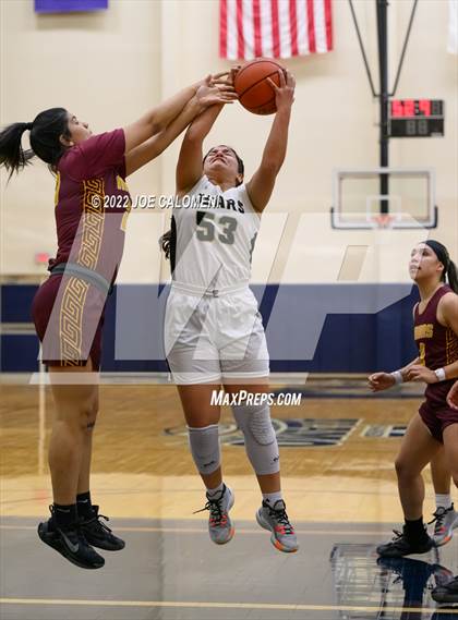 Thumbnail 3 in Edison [Thomas A.] vs Harlandale (UIL 5A Region 4 Bi-District) photogallery.