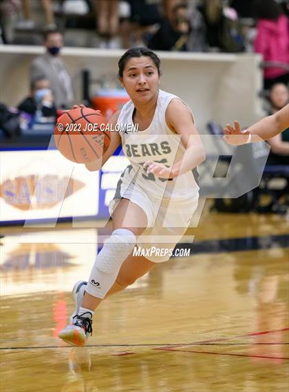Thumbnail 3 in Edison [Thomas A.] vs Harlandale (UIL 5A Region 4 Bi-District) photogallery.