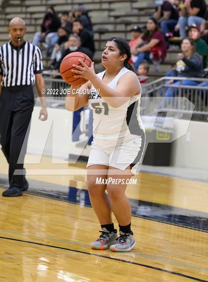 Thumbnail 1 in Edison [Thomas A.] vs Harlandale (UIL 5A Region 4 Bi-District) photogallery.