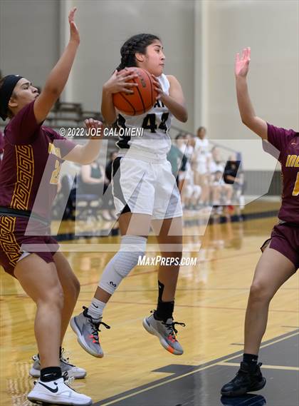 Thumbnail 2 in Edison [Thomas A.] vs Harlandale (UIL 5A Region 4 Bi-District) photogallery.