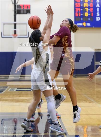 Thumbnail 3 in Edison [Thomas A.] vs Harlandale (UIL 5A Region 4 Bi-District) photogallery.