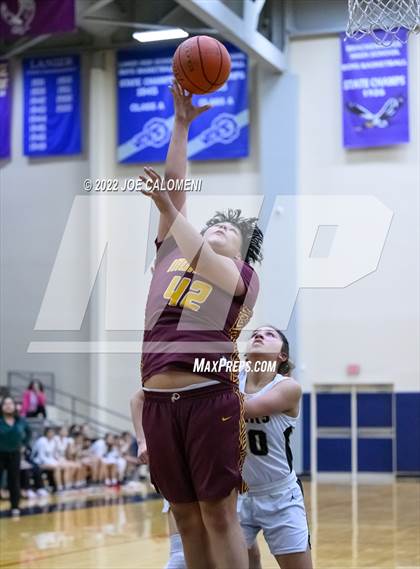 Thumbnail 2 in Edison [Thomas A.] vs Harlandale (UIL 5A Region 4 Bi-District) photogallery.