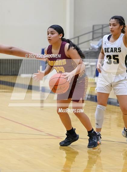 Thumbnail 1 in Edison [Thomas A.] vs Harlandale (UIL 5A Region 4 Bi-District) photogallery.