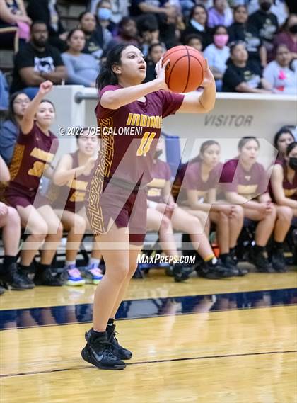 Thumbnail 3 in Edison [Thomas A.] vs Harlandale (UIL 5A Region 4 Bi-District) photogallery.