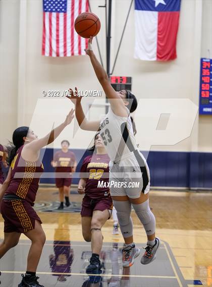 Thumbnail 2 in Edison [Thomas A.] vs Harlandale (UIL 5A Region 4 Bi-District) photogallery.