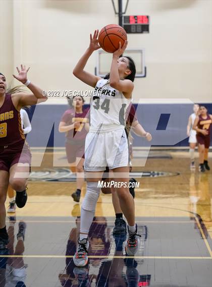 Thumbnail 2 in Edison [Thomas A.] vs Harlandale (UIL 5A Region 4 Bi-District) photogallery.