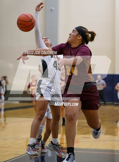 Thumbnail 1 in Edison [Thomas A.] vs Harlandale (UIL 5A Region 4 Bi-District) photogallery.